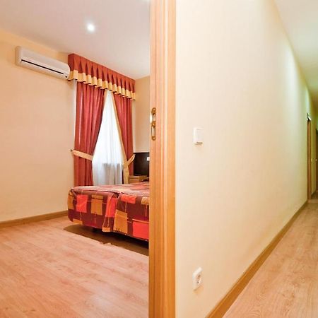 Hostal Las Cortes マドリード エクステリア 写真