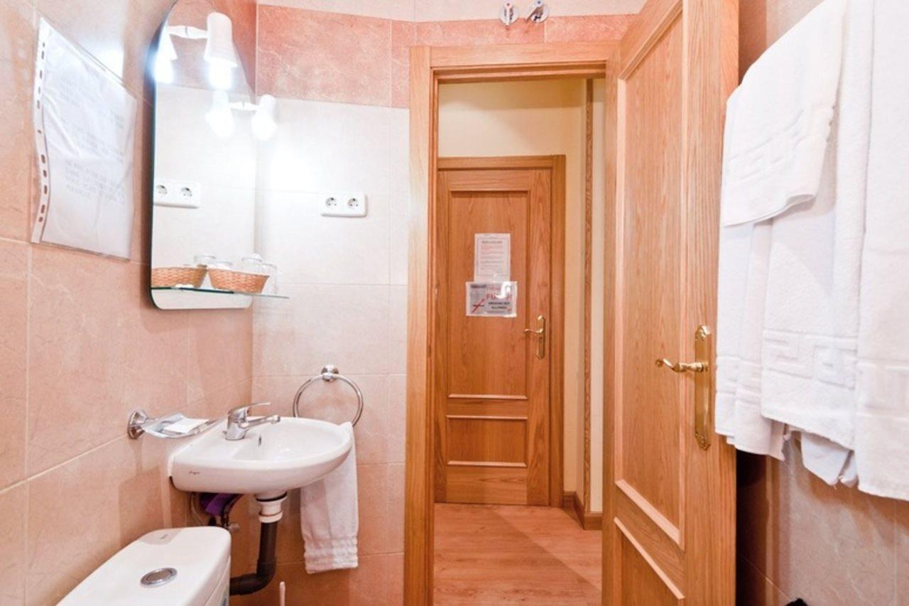 Hostal Las Cortes マドリード エクステリア 写真