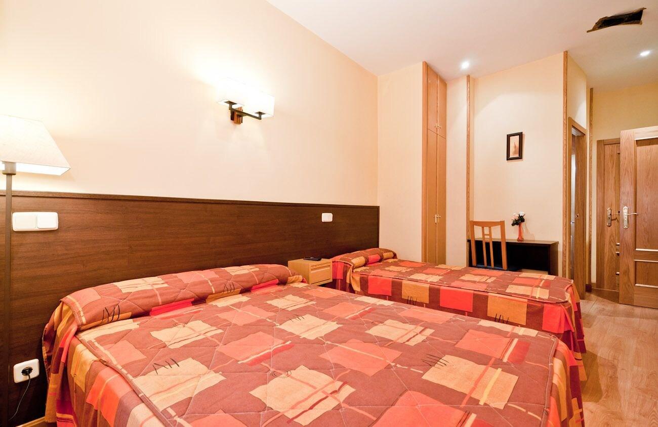 Hostal Las Cortes マドリード エクステリア 写真