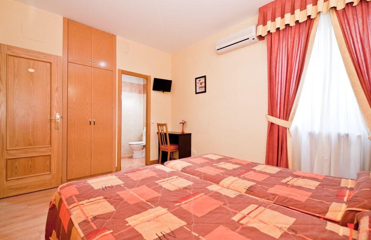 Hostal Las Cortes マドリード エクステリア 写真