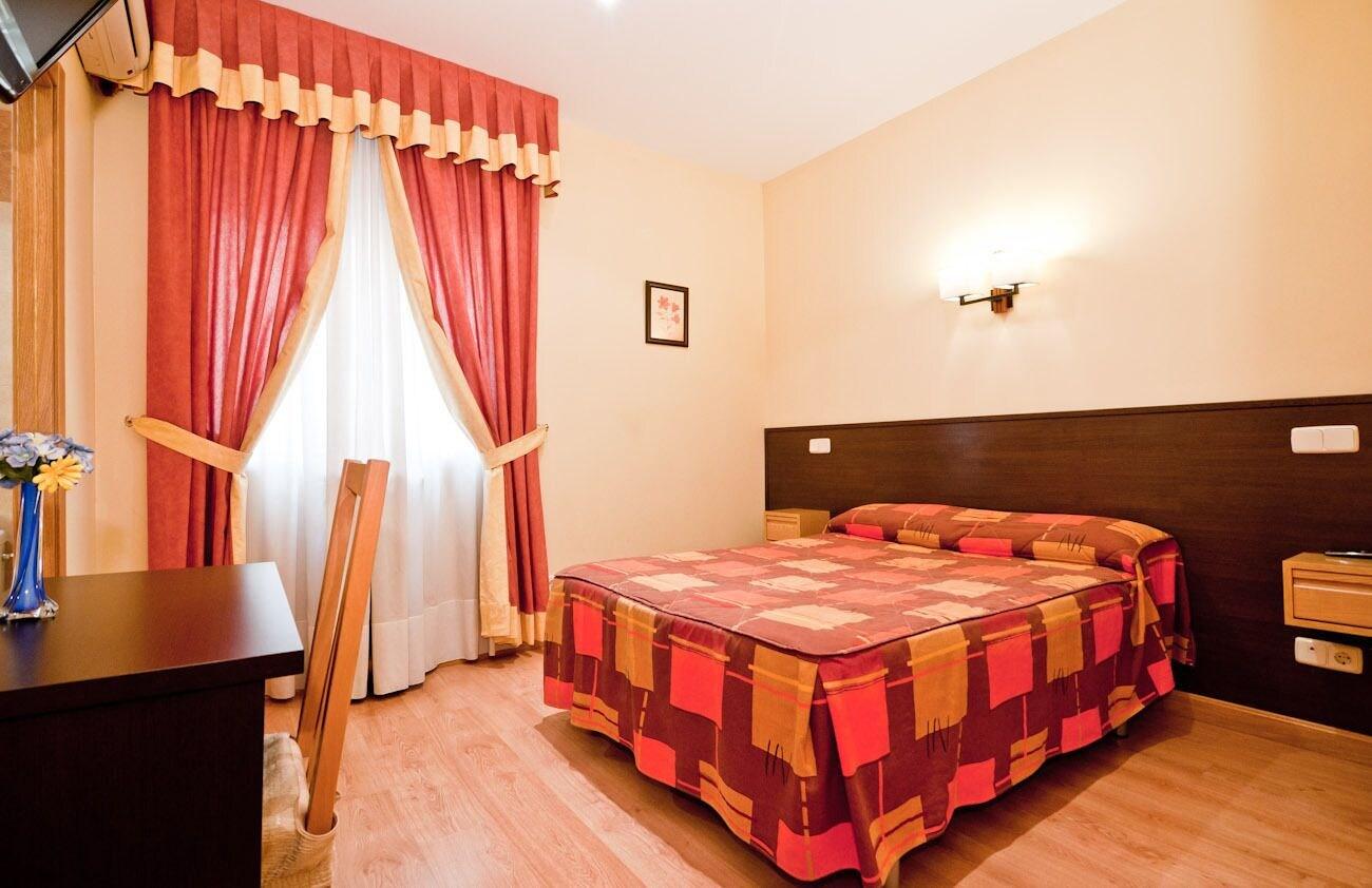 Hostal Las Cortes マドリード エクステリア 写真