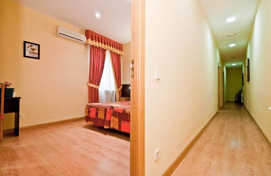 Hostal Las Cortes マドリード エクステリア 写真