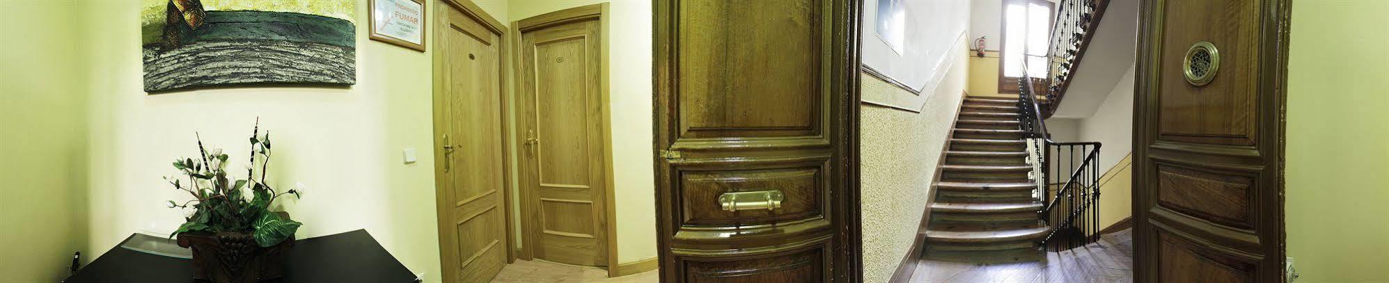 Hostal Las Cortes マドリード エクステリア 写真